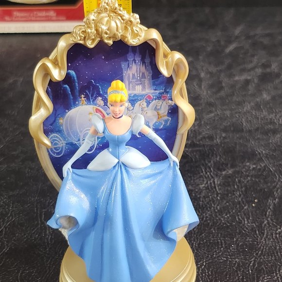 Vintage 1997 Hallmark Keepsake Ornament Disney Cinderella The Enchanted Memories - Picture 10 of 10